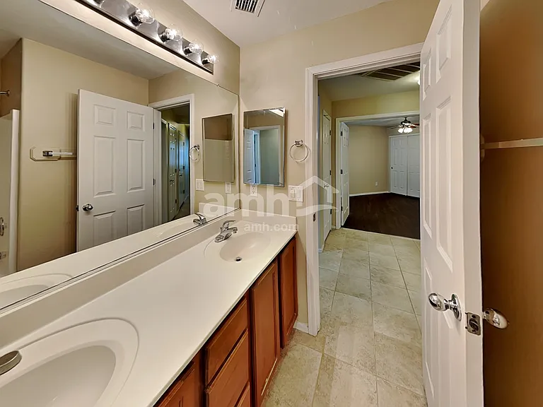 11369 W Lincoln St — Photo 20
