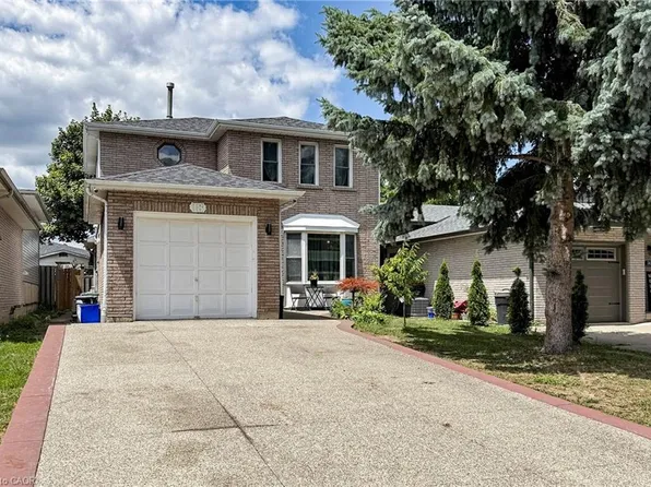 18 Millpond Pl, Hamilton, ON L8W 2W7