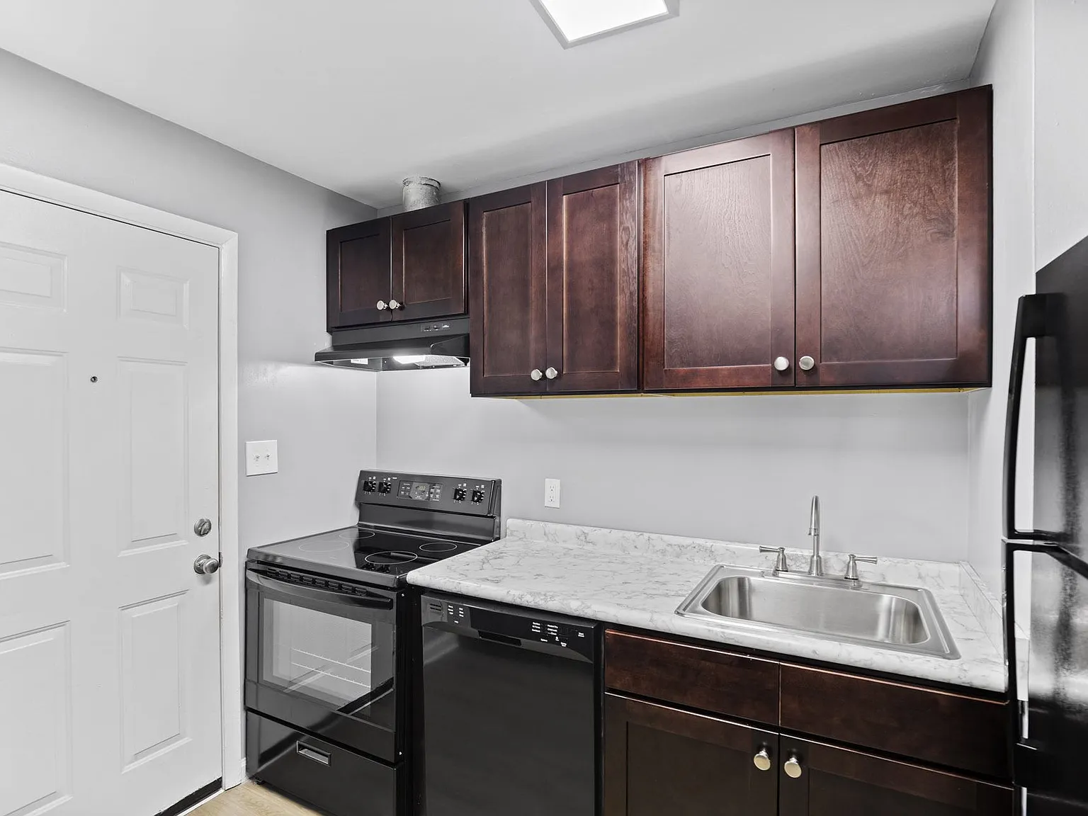 South Ridge — Photo 2