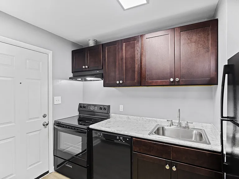 South Ridge — Photo 2