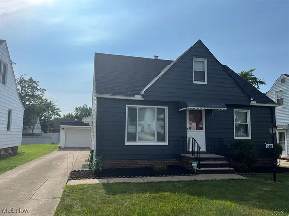 5318 Elmwood Ave, Maple Heights, OH 44137