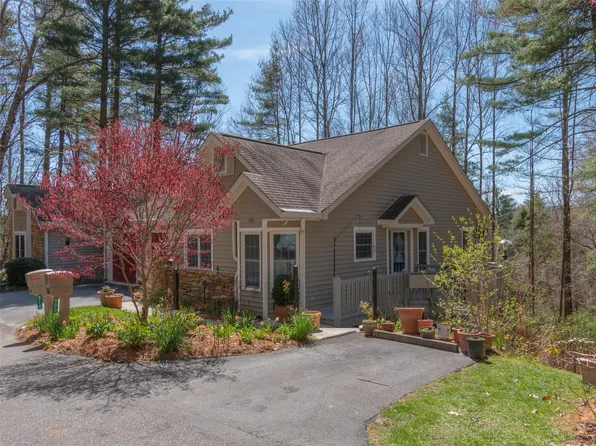 900 S Park Pl, Hendersonville, NC 28791