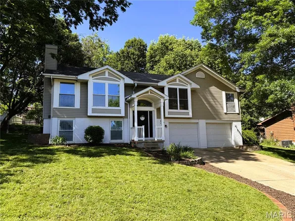 56 Oxford Dr, Washington, MO 63090