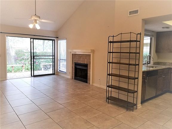 5th image of 334 Brockinton Dr