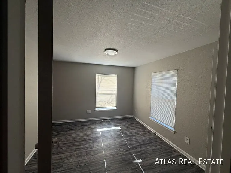 1119 S 14th Ave — Photo 11
