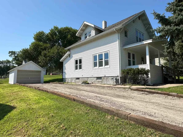 317 N Chestnut St, Genoa, NE 68640