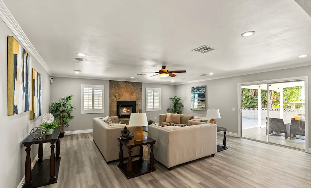 6 bed, 2284 sqft, $1,295 — Photo 2