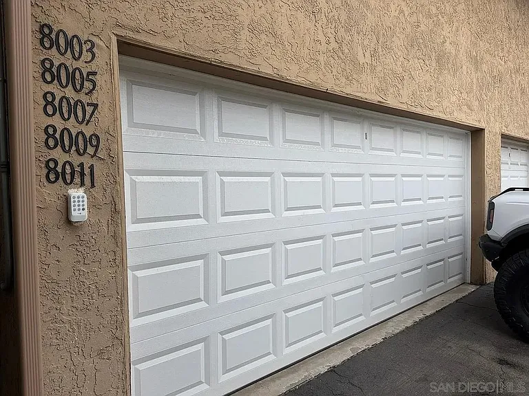 8009 Calle Fanita — Photo 26
