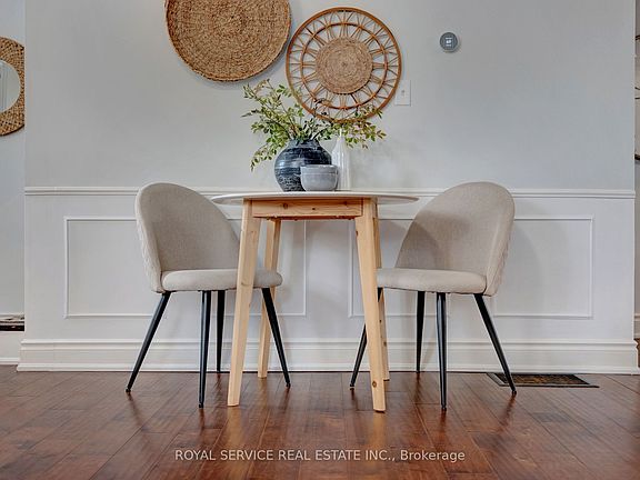 4th image of 285 Ridout St