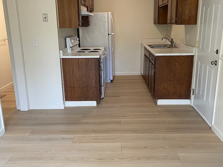 544 Joaquin Dr — Photo 7