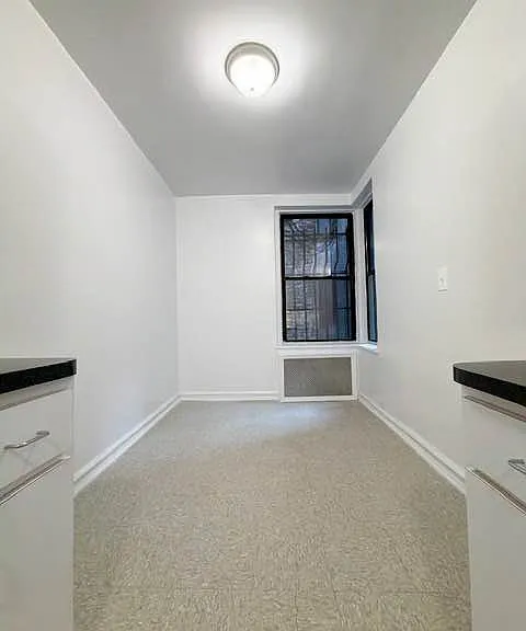 50 E 21st St #1 — Photo 13