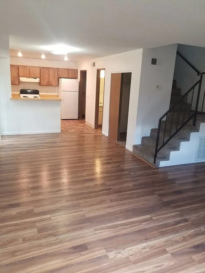 2 bed, 1.0 bath, 1150 sqft, $1,650 — Photo 2