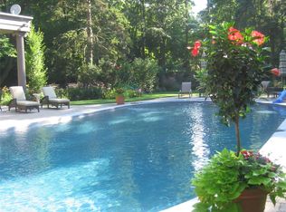 6193 Northern Blvd APT B, East Norwich, NY 11732