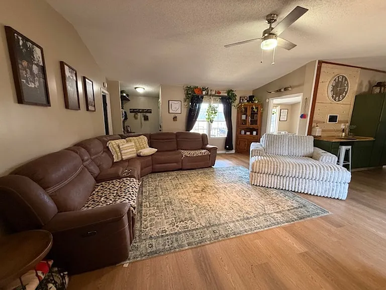 176 Old Fountain Rd — Photo 5