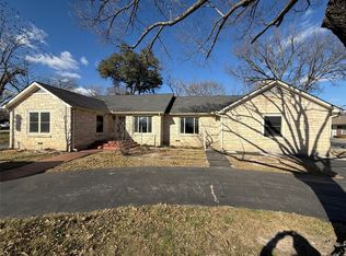 408 W Walnut St, Decatur, TX 76234