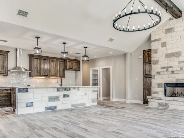 143 W PAT DOLAN, Blanco, TX 78606