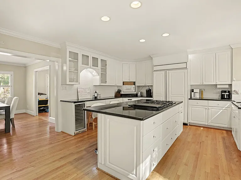 1528 Iredell Dr — Photo 23