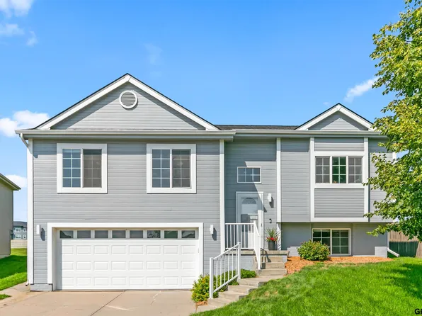 16860 Camden Ave, Omaha, NE 68116