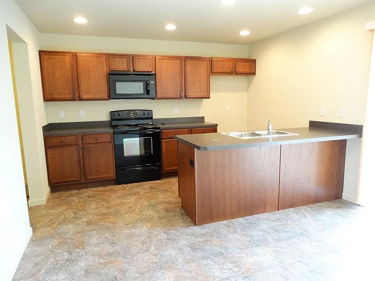 123 Kenneth Dr — Photo 5