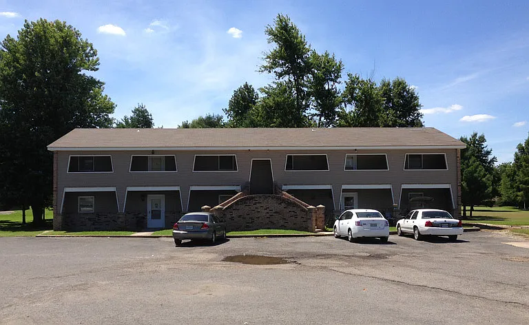 Westwood Apartments — Photo 1