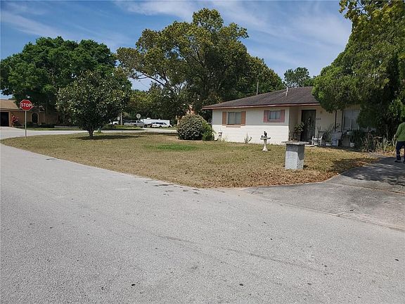 2nd image of 2243 Laura St
