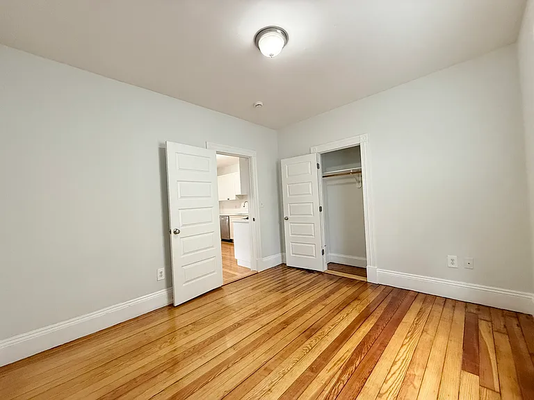 15 Romsey St #3 — Photo 7