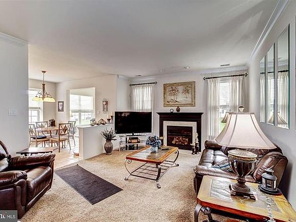 5th image of 1675 Hance Ln