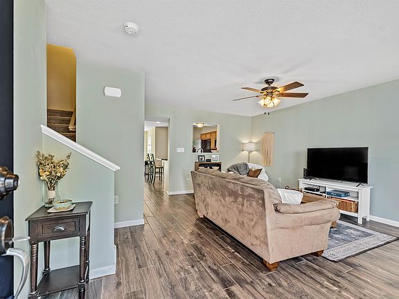 4th image of 131 Auburn Dr