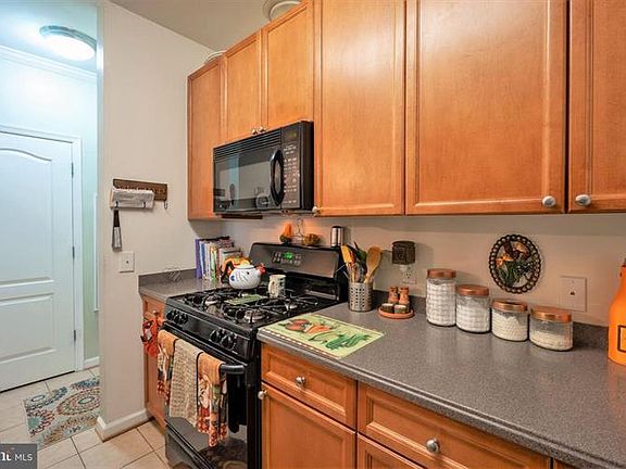 4th image of 205 Meeting House Station Sq APT 301
