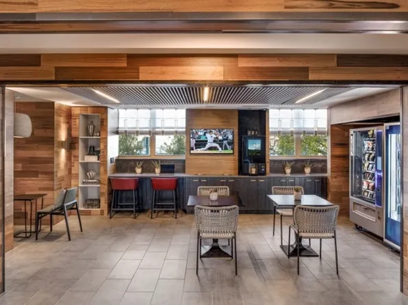 888 Main Street image 27 of 40