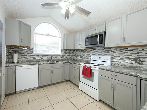 3rd image of 7609 Telegraph Hill Rd