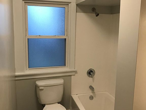 3rd image of 16312 Clifton Blvd