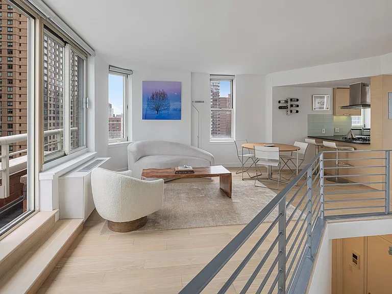 206 E 95th St #PENTHOUSE — Photo 4