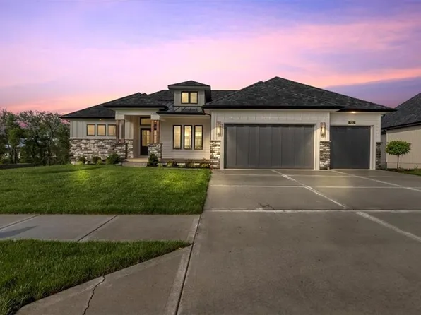 8732 N Lewis Ave, Kansas City, MO 64157