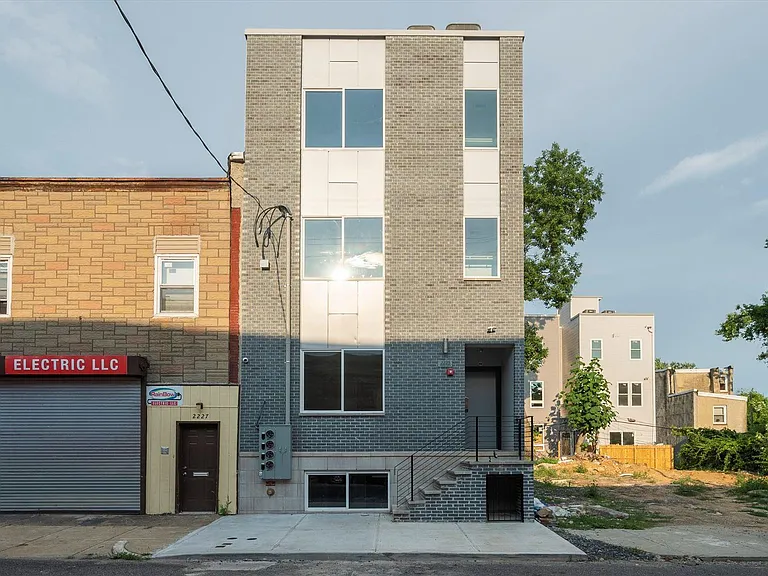 2225 N 8th St #1 — Photo 24