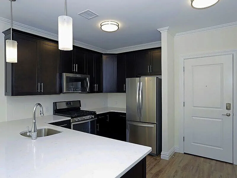 255 Tuscan — Photo 4