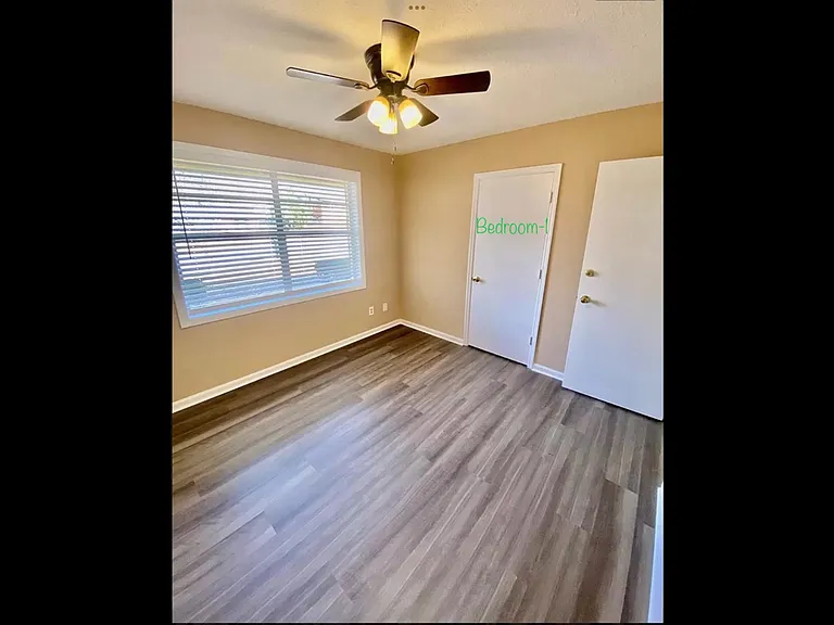 6112 Potomac Cir — Photo 15
