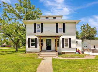 718 W 3rd St, Halstead, KS 67056