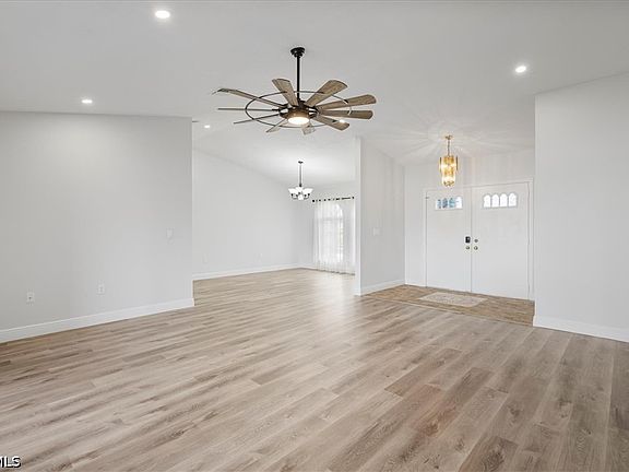 3rd image of 7095 Beardsley St