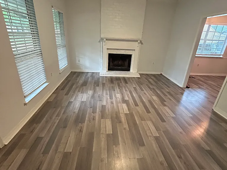 513 Hadley Dr — Photo 2
