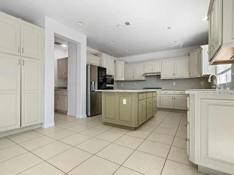 991 Zephyr Ln — Photo 21