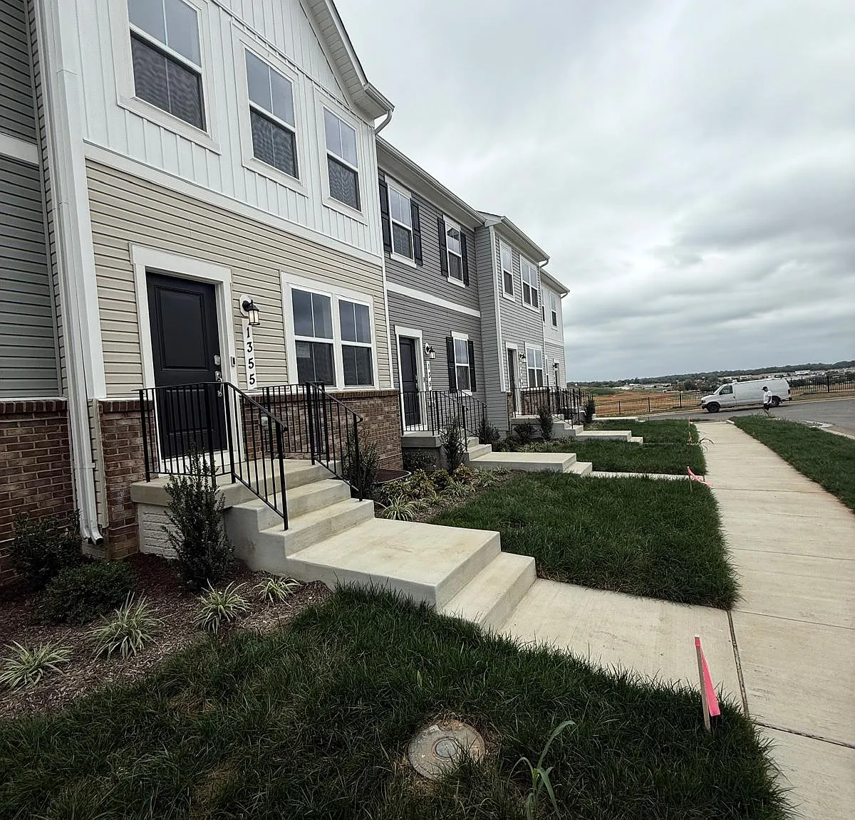 3 bed, 1790 sqft, $2,200 — Photo 3