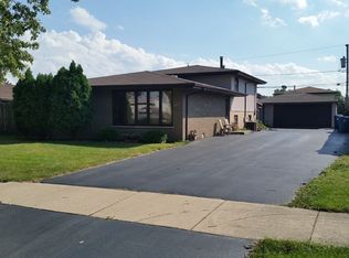 7819 W 79th Pl, Bridgeview, IL 60455