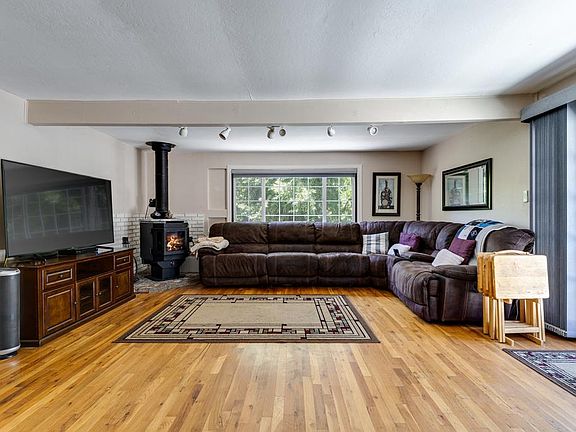 3rd image of 9655 Glen Arbor Rd