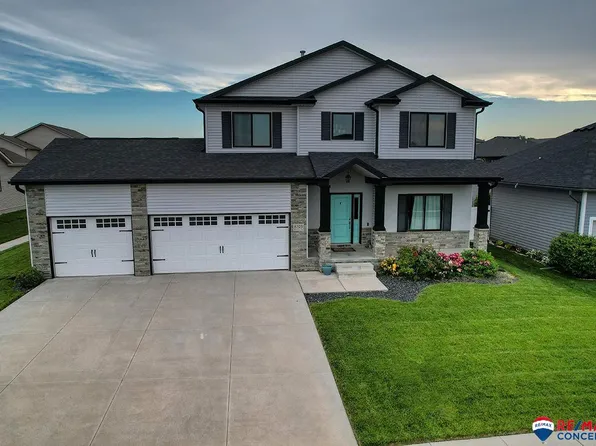 6325 Nashway Cir, Lincoln, NE 68516