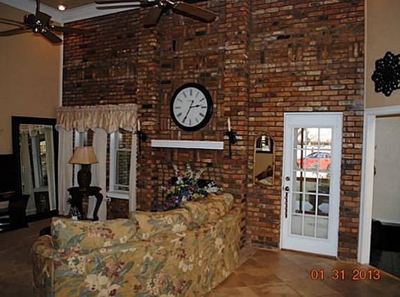 2nd image of 7816 Aubrey Ln