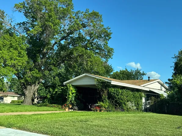 3102 Roanoke Dr, Irving, TX 75061
