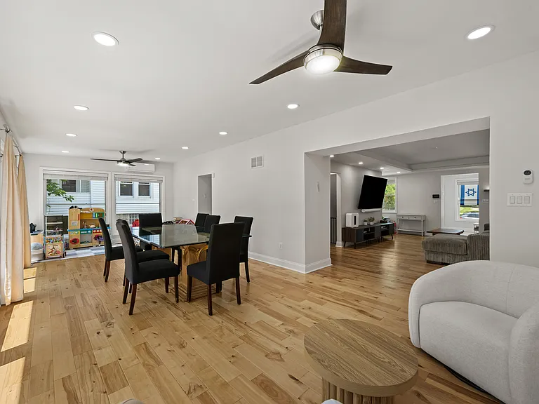 3717 Seven Mile Ln — Photo 14