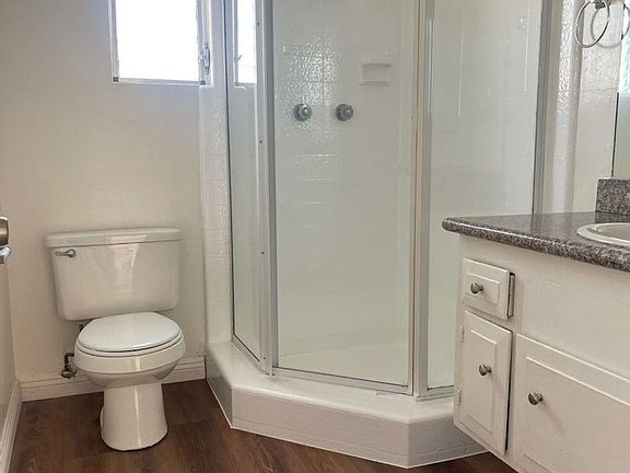 3rd image of 633 E 97th St APT 8