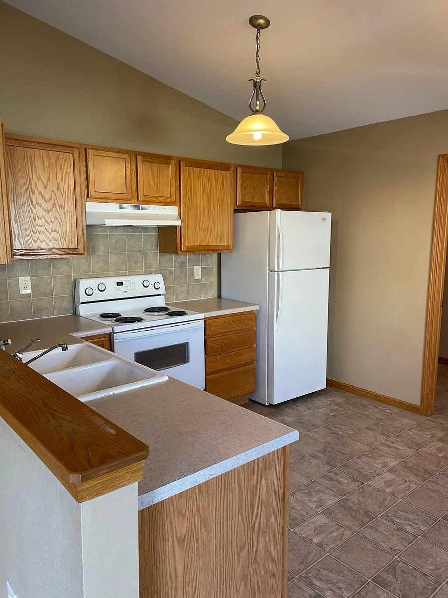 Building Photo - 1807 Clover Dr